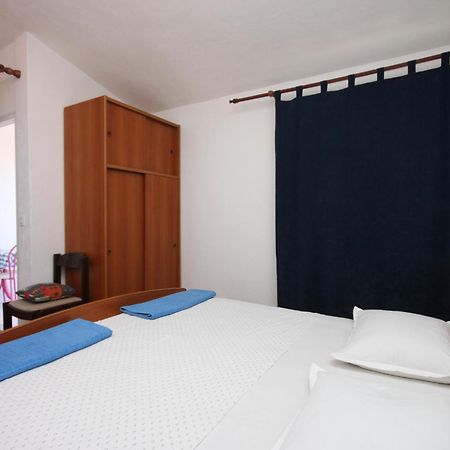 Apartments By The Sea Drvenik Donja Vala, Makarska - 6756 Room photo